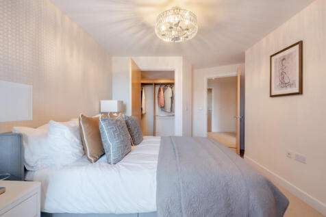 Bedroom with walk-in wardrobe
